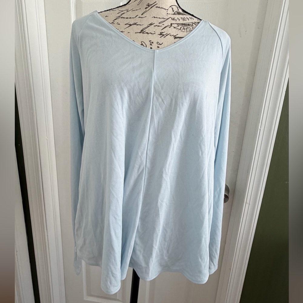 Abercrombie & Fitch Light Blue Long Sleeve Tee